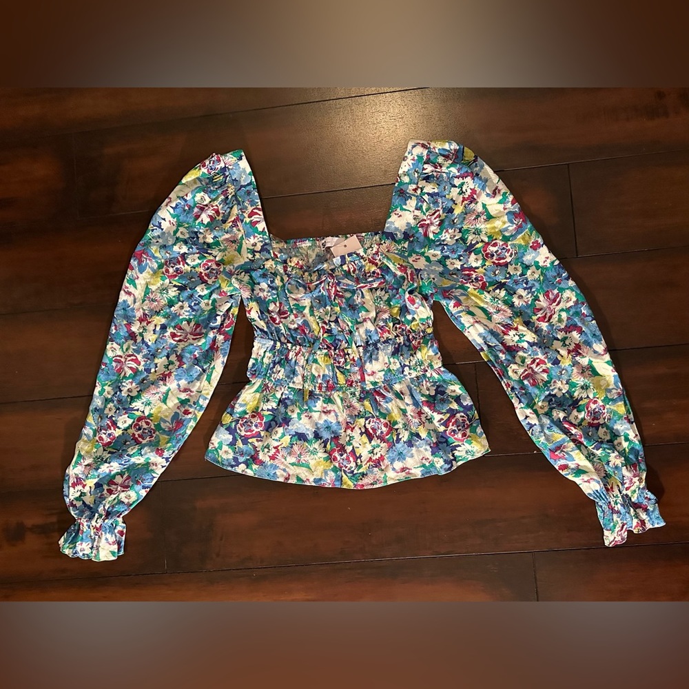 Floral balloon sleeve cinched waist top 🤩